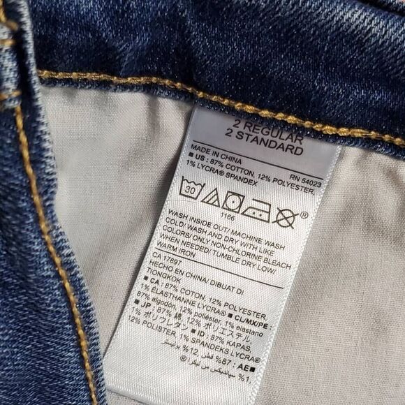 Old Navy Women’s Cuffed Denim Shorts Size 2 Regular Medium Wash Stretch Jean Cas - Picture 6 of 7